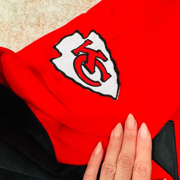 ❌SOLD VINTAGE STYLE KANSAS CITY CHIEFS SWEATSHIRT - Picture 3 of 8